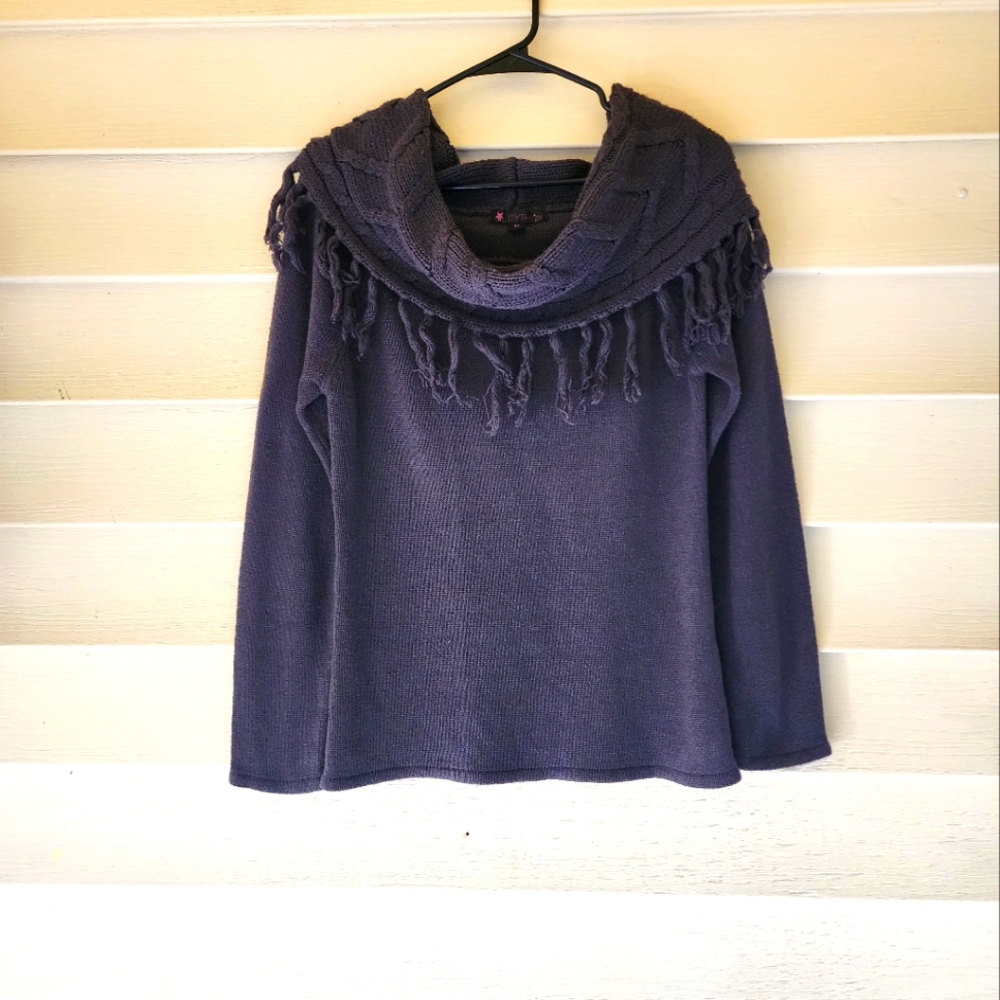 Myths women's blouse size medium